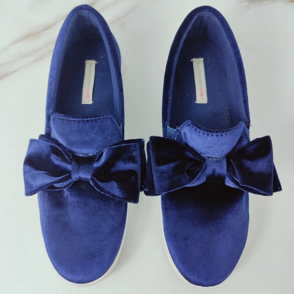 Isaac Mizrahi Live Wmn's Imtoocute Blue Velvet Bow Slip On Sneakers Loafers, 10 - Picture 1 of 11